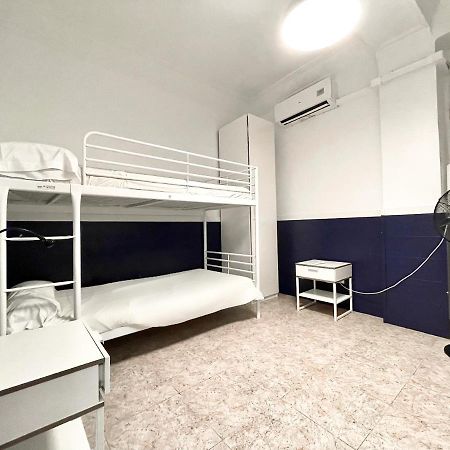 Az The Zity Hostel - Coliving 萨拉戈萨 外观 照片